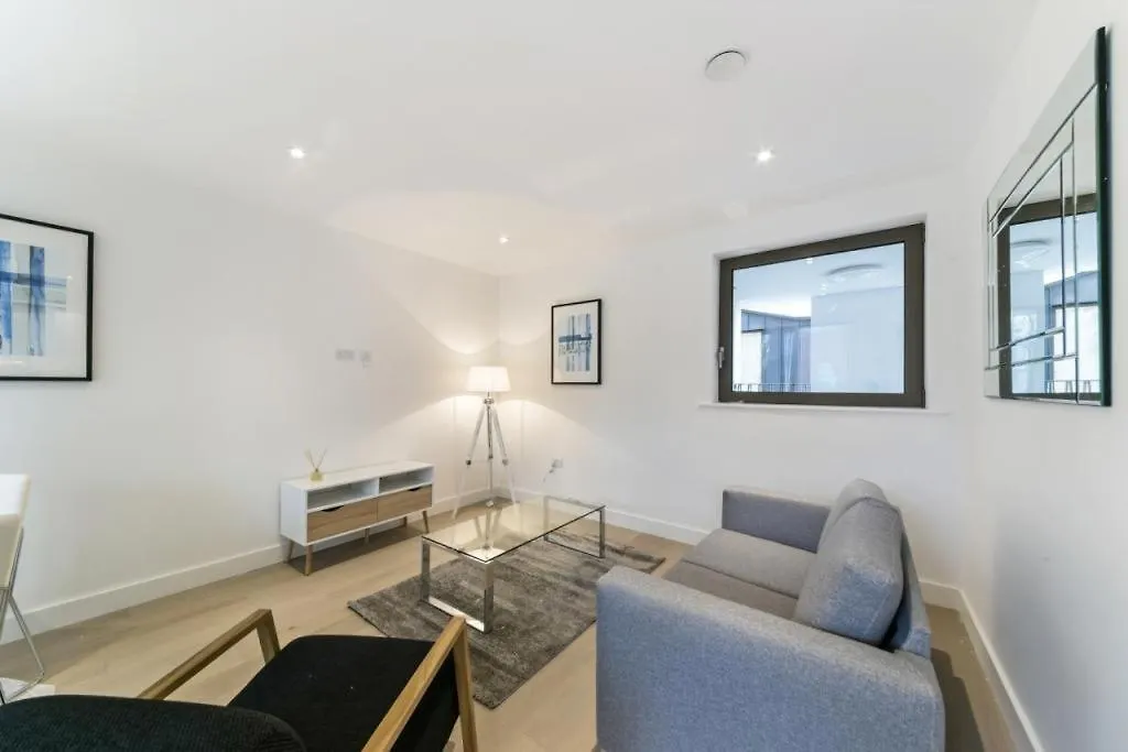 Spitafields 2 Bed Shoreditch Apartment London