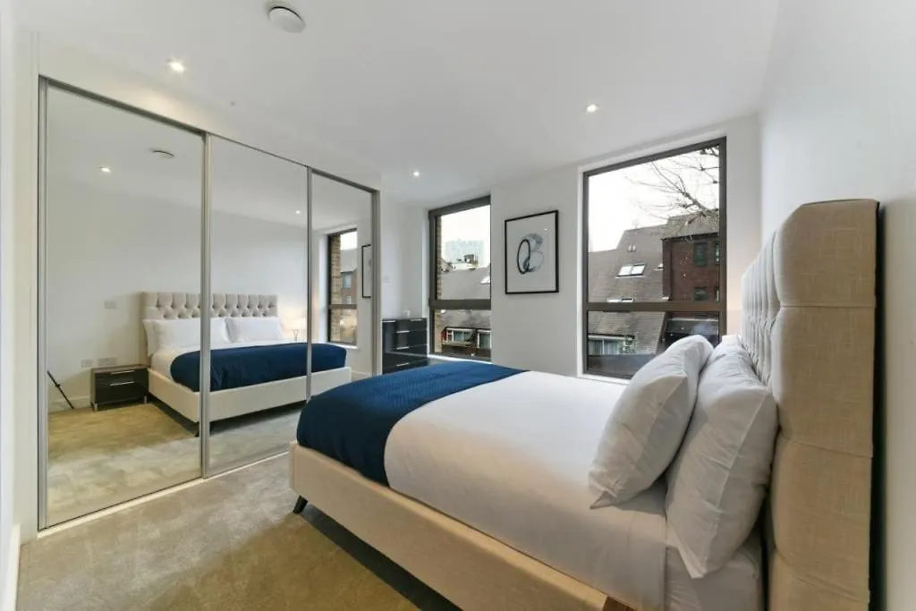 Spitafields 2 Bed Shoreditch Apartment London