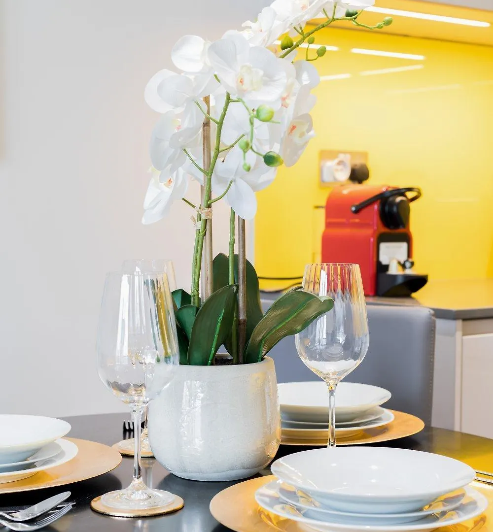 Spitafields 2 Bed Shoreditch Apartment London United Kingdom